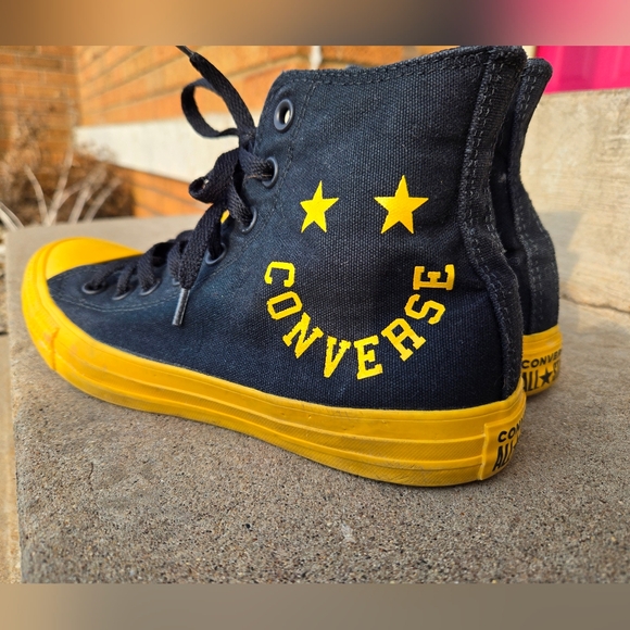 😊Converse Chuck Taylor All Star Hi "Smiley Face" - Black/Yellow W-8.5, M-6.5 - Picture 5 of 9